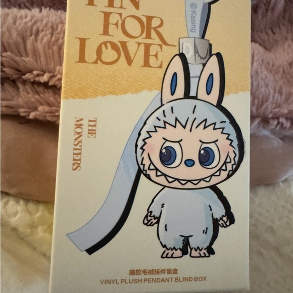 LABUBU. PIN FOR LOVE LETTER K - Picture 1 of 2